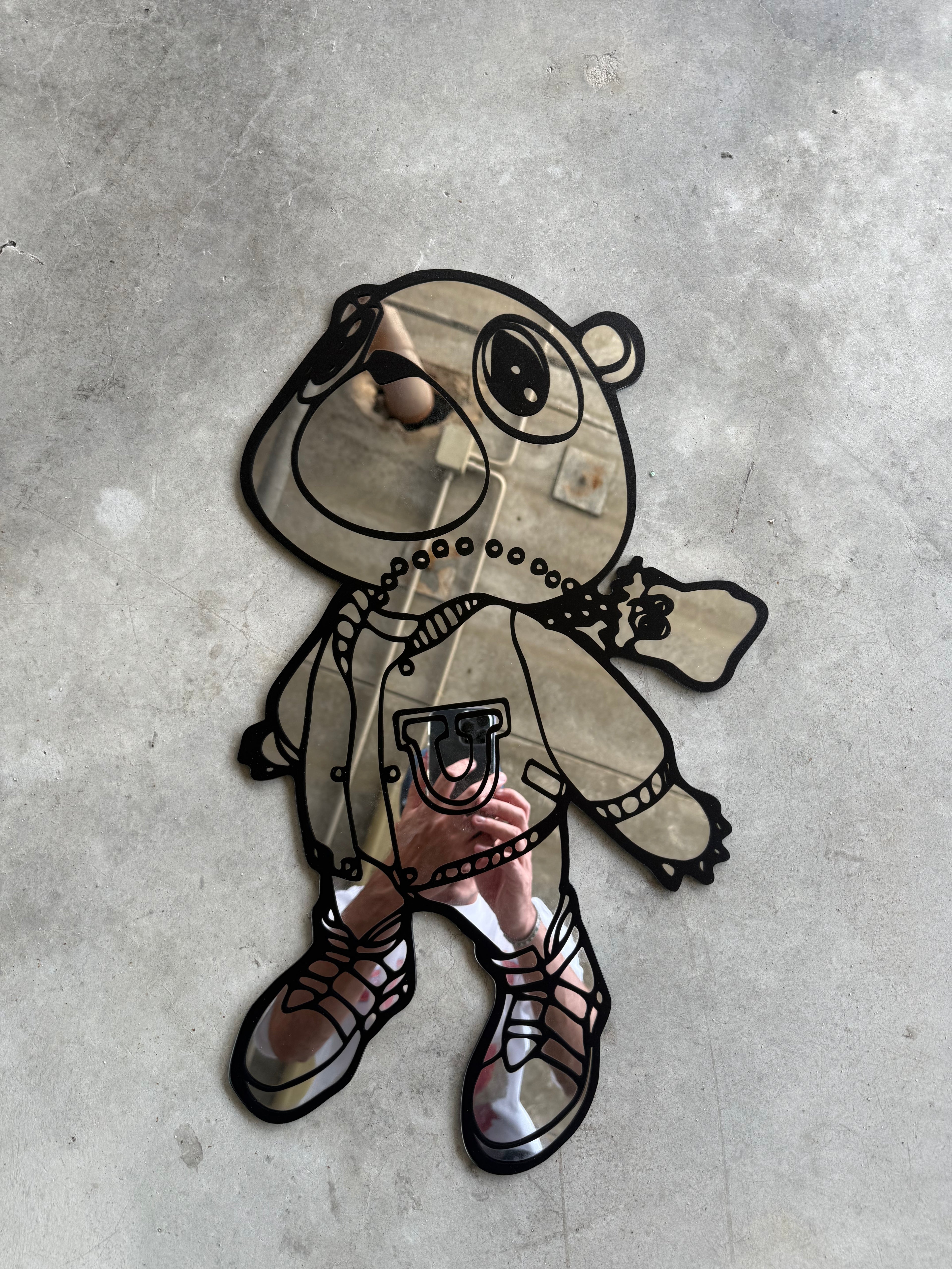 SPECCHIO KANYE WEST BEAR